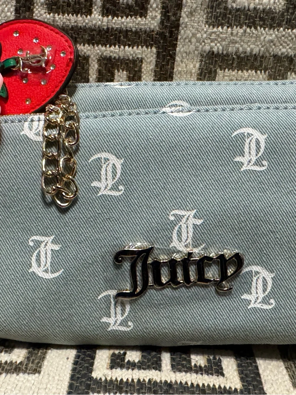 Juicy Couture compact juicy